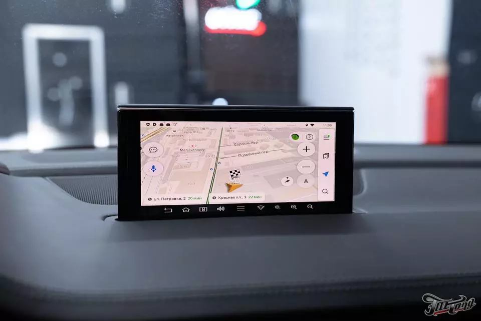 Audi Q7. Установка Android на два дисплея!